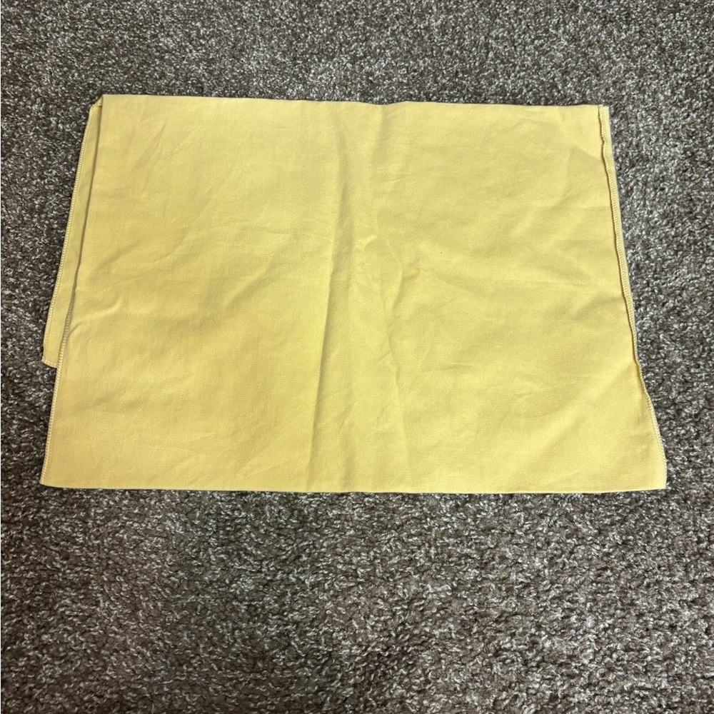 Louis Vuitton Dust Bag in Yellow - Picture 2 of 7